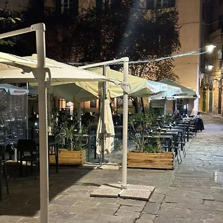Apartament Ridi Che Ti Passa In Vico Lavagna Genua